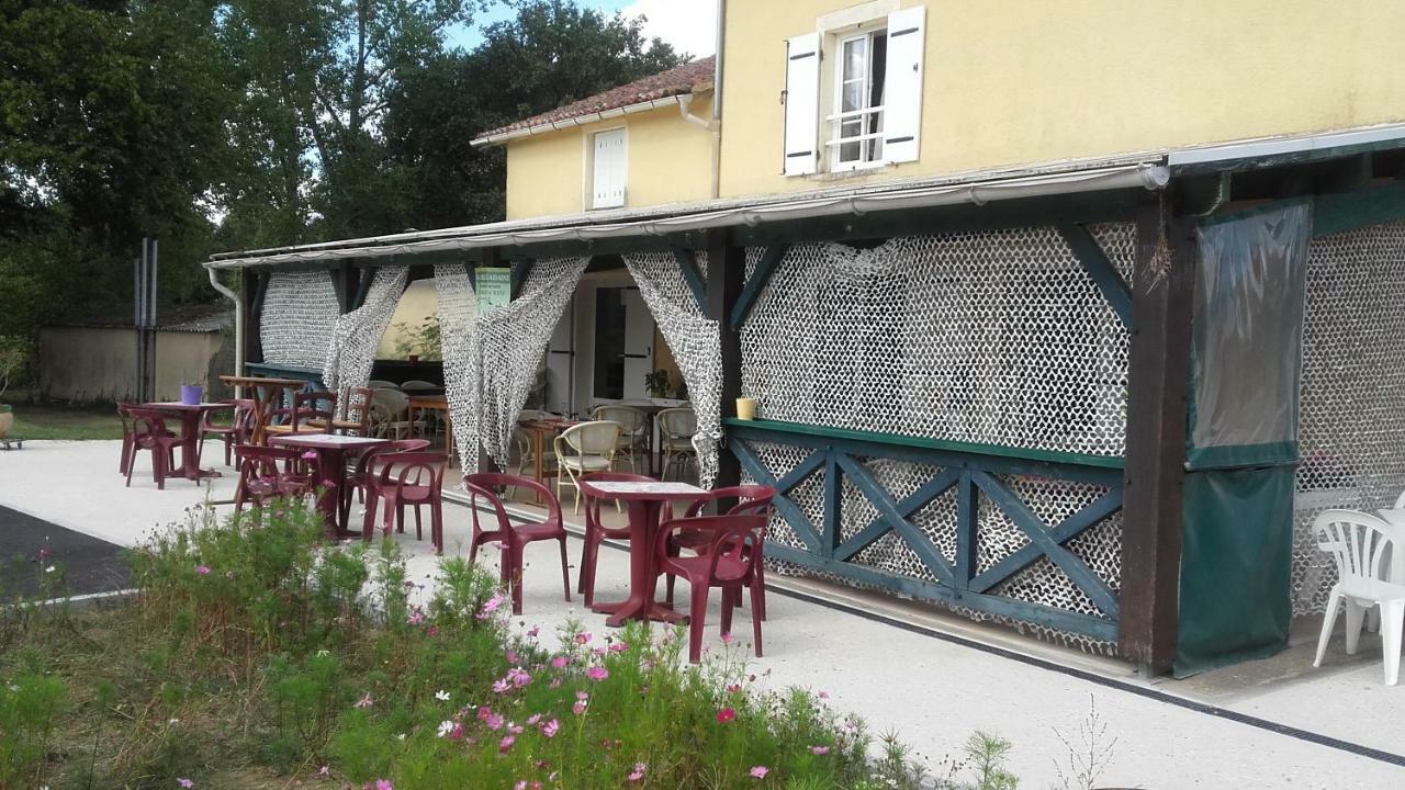 Montrollet Auberge La Marchadaine المظهر الخارجي الصورة